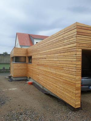 eingeschossiger Anbau mit Carport 